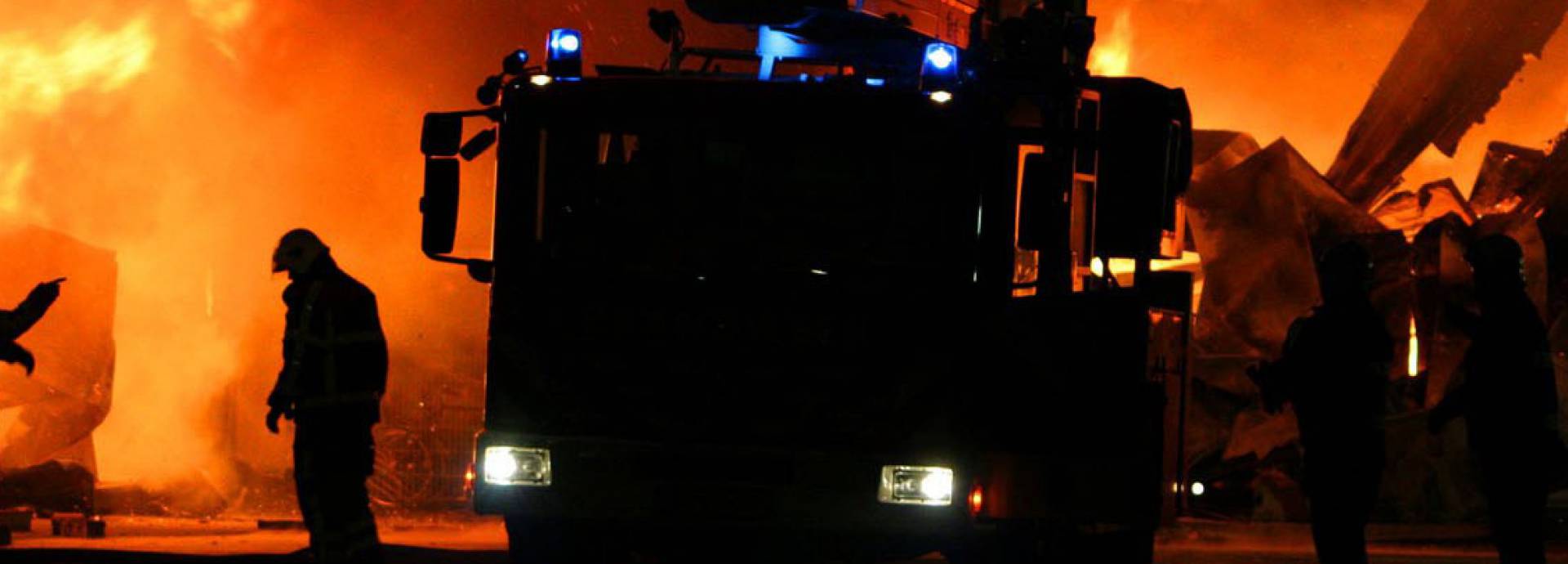 Grote brand met brandweer