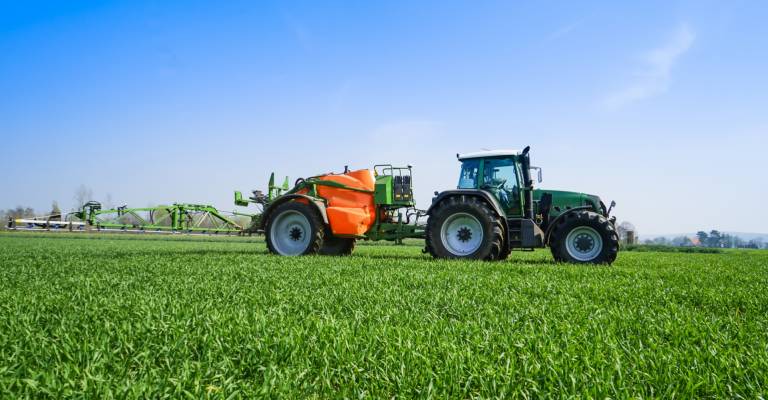 Tractor op het land